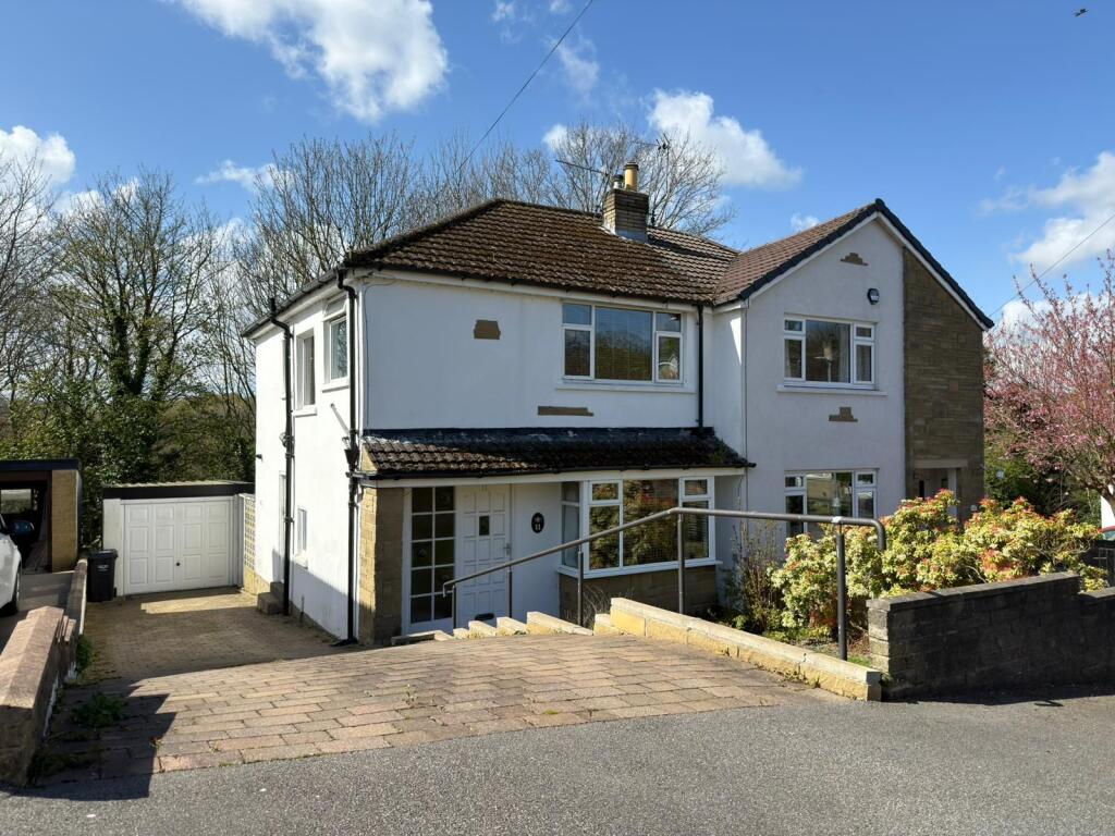 3-bed semi-detached on Wood View Grove, Brighouse, HD6 2EH, £280,000