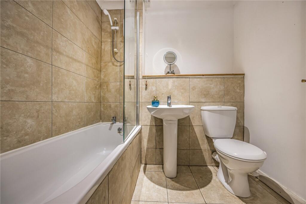 Apartment in Chichester, Whyke - More