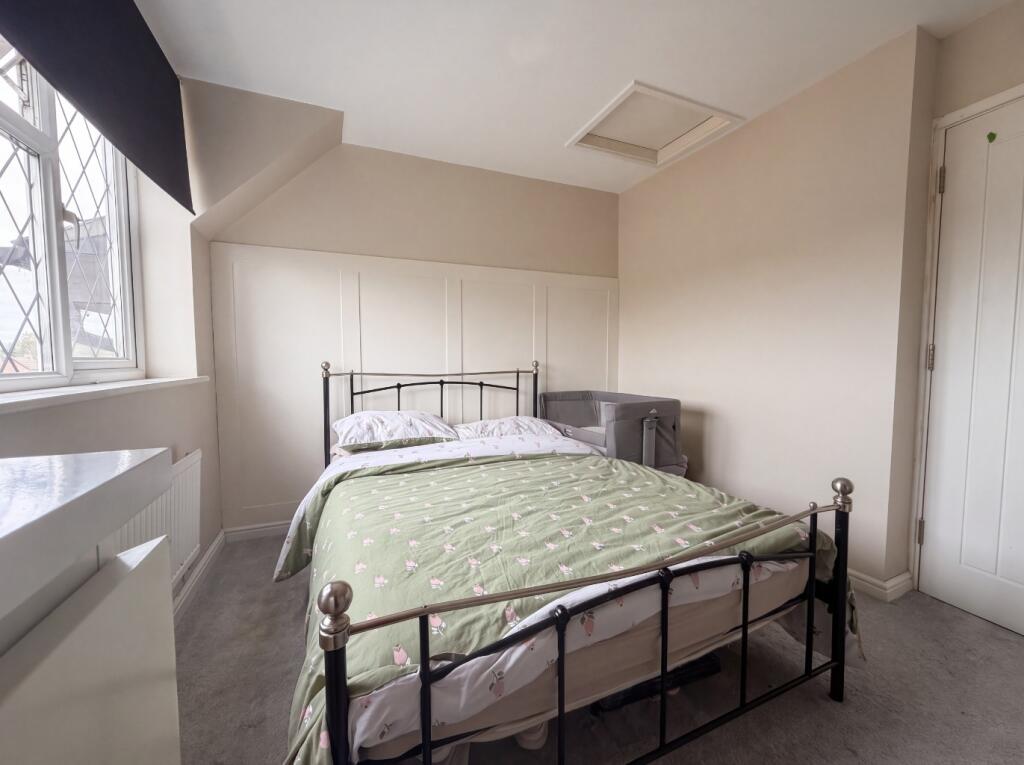 House in Swindon, West Swindon - More