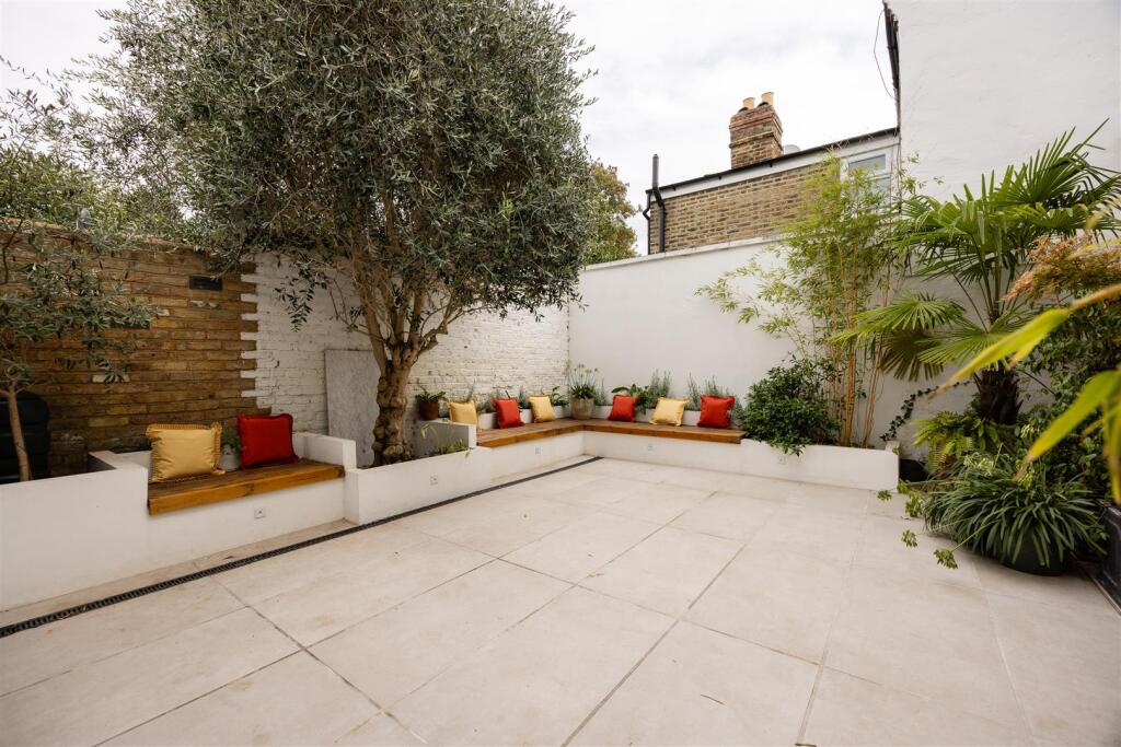 House in London, Forest Gate - View 5