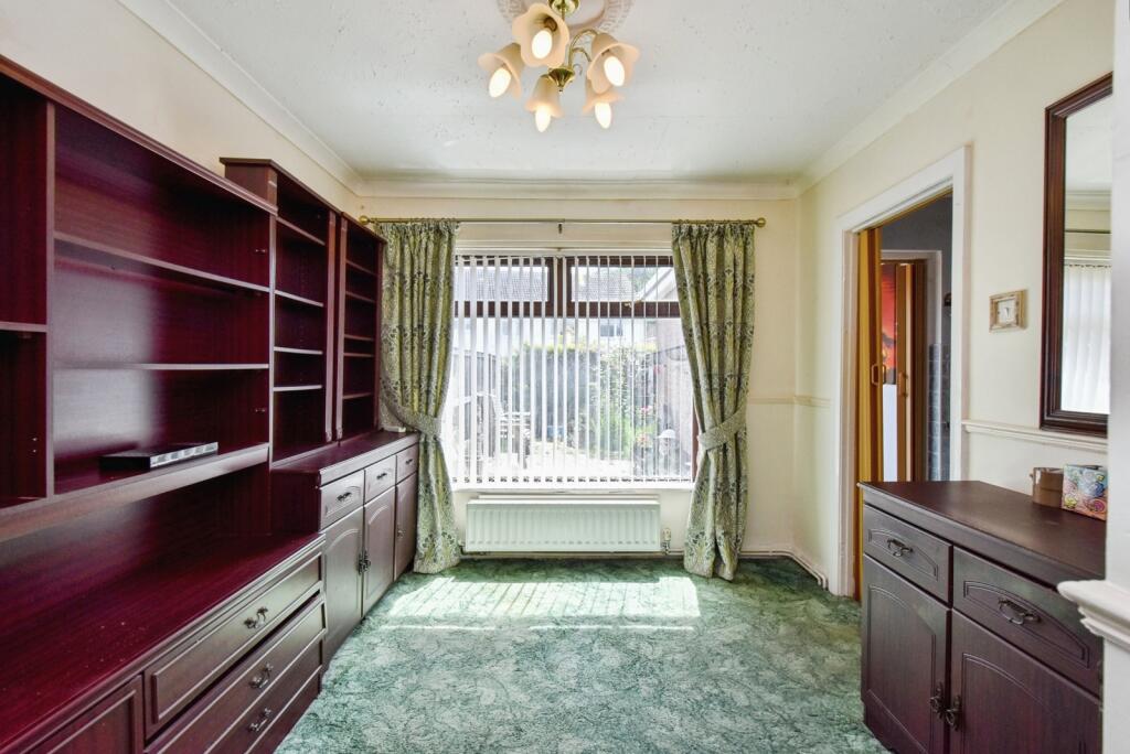 House in Pontardawe, Neath Port Talbot - More