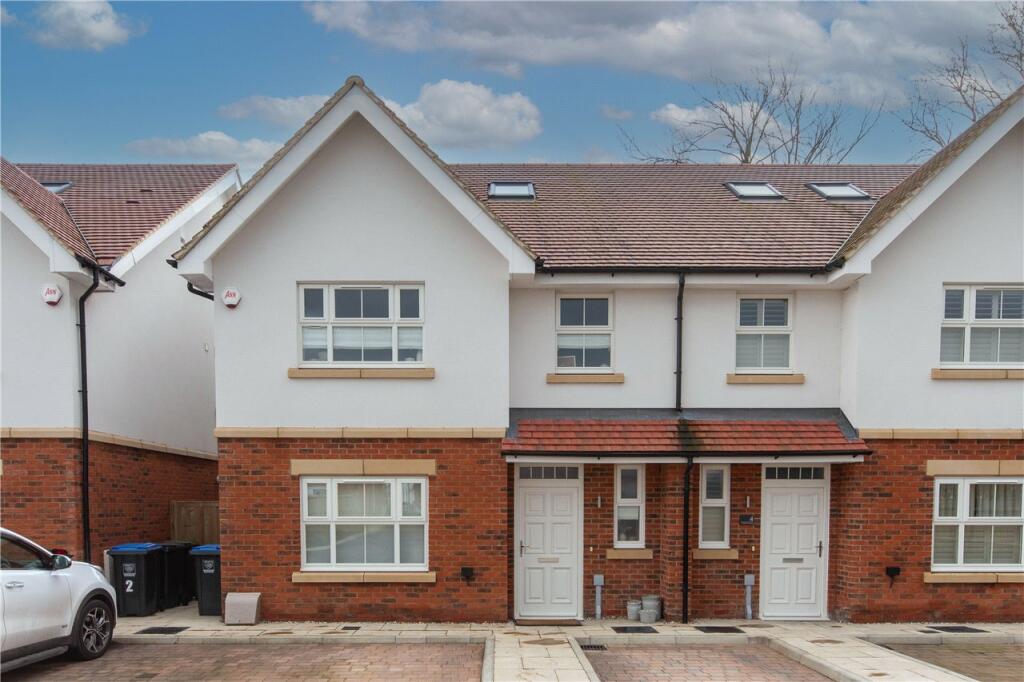 Main image of property: Rosecroft Close, Bovingdon, Hemel Hempstead, HP3