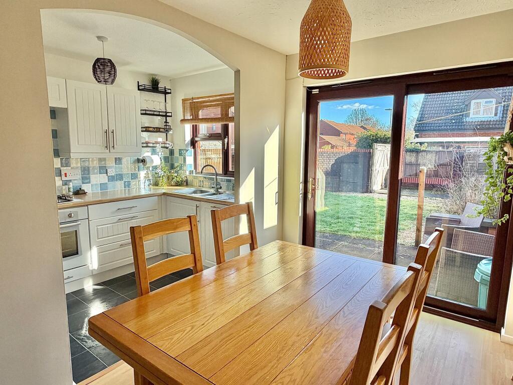 Cabot Drive, Dibden, SO45 photo 2
