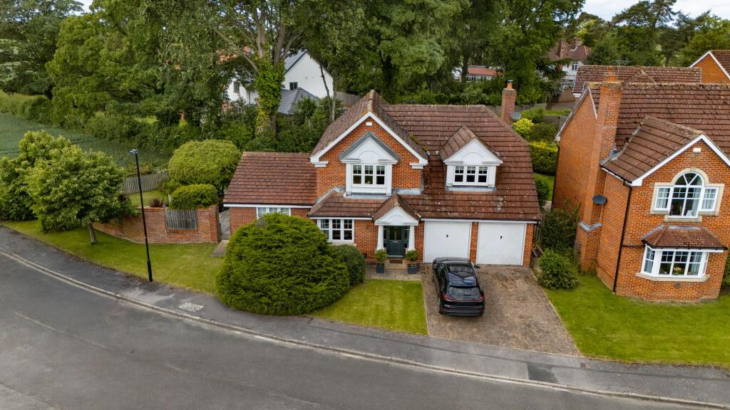 Main image of property: Manor Farm Close, Copmanthorpe, YO23