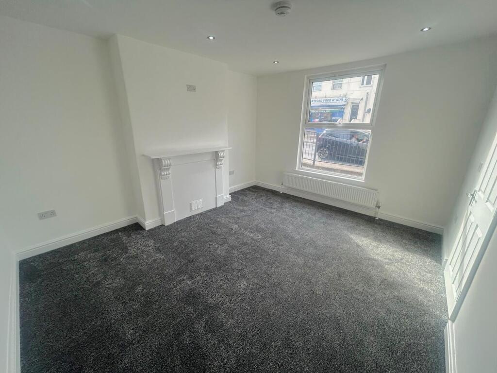 House in Dartford - View 3