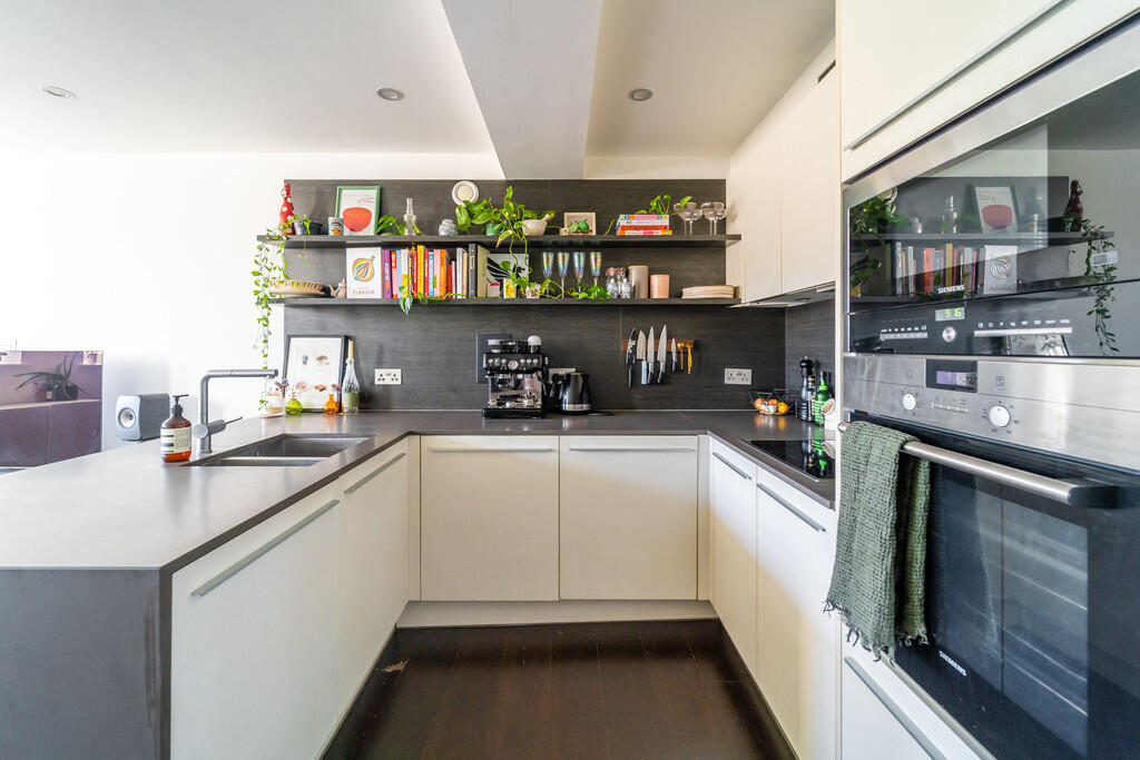 Apartment in London - More