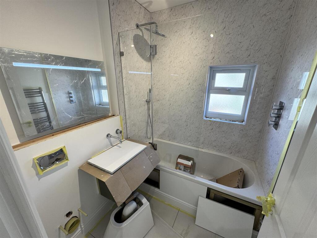 2 bedroom maisonette for rent