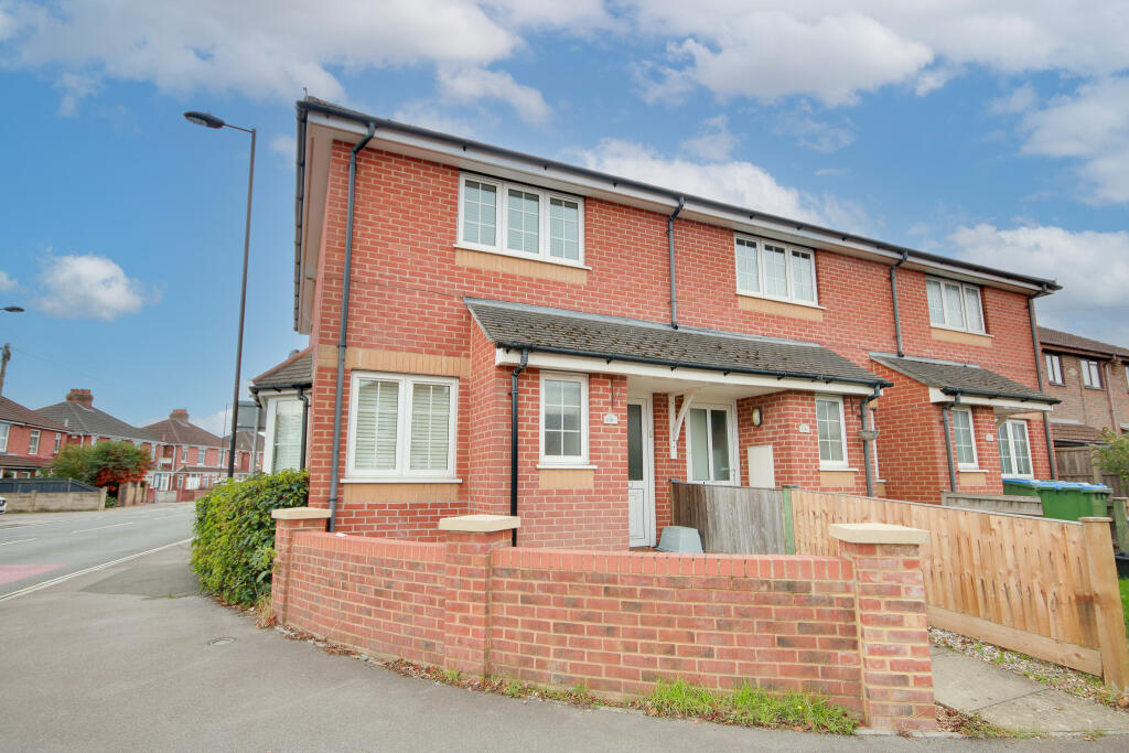 Main image of property: SHOLING! ALLOCATED PARKING SPACE! POPULAR LOCATION!