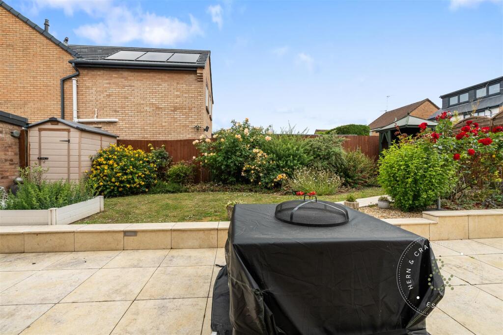 3 bed detached - Althorp Drive, Penarth image 4