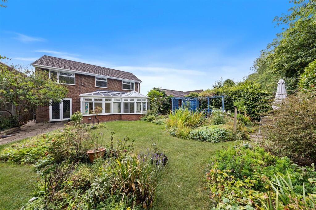 4-bed detached on Pevensey Grove, Flitwick, £625,000