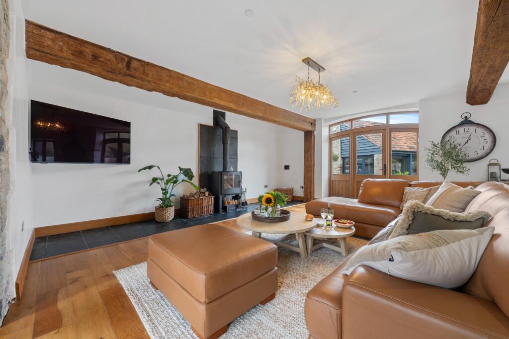 House in Compton Dundon - More