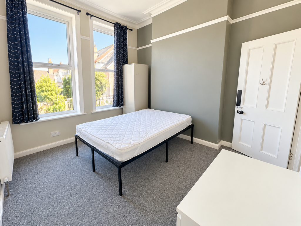 Apartment in Tonbridge - View 2