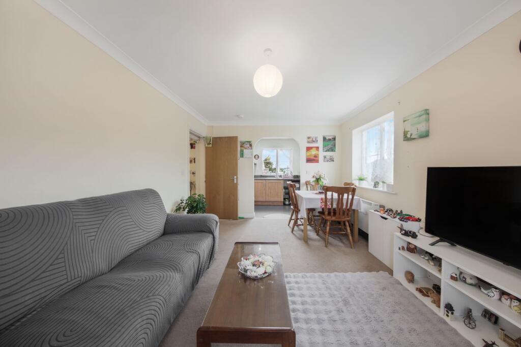 Trident Court, Baker Crescent, Dartford, Kent photo 4