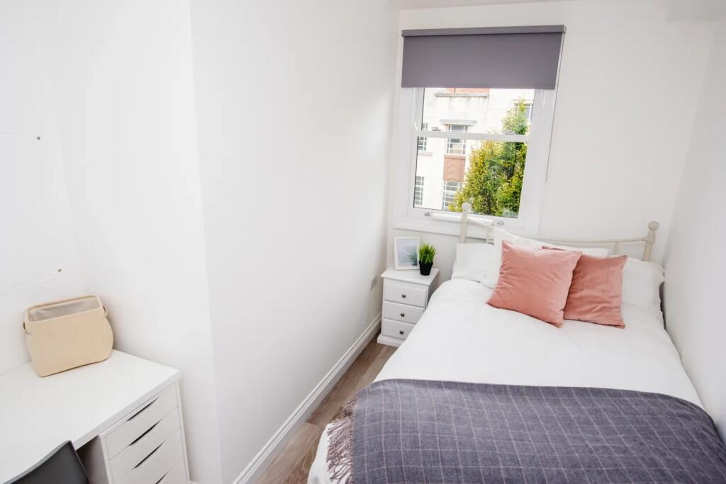 Main image of property: Lister Gate, City Centre, Nottingham, NG1