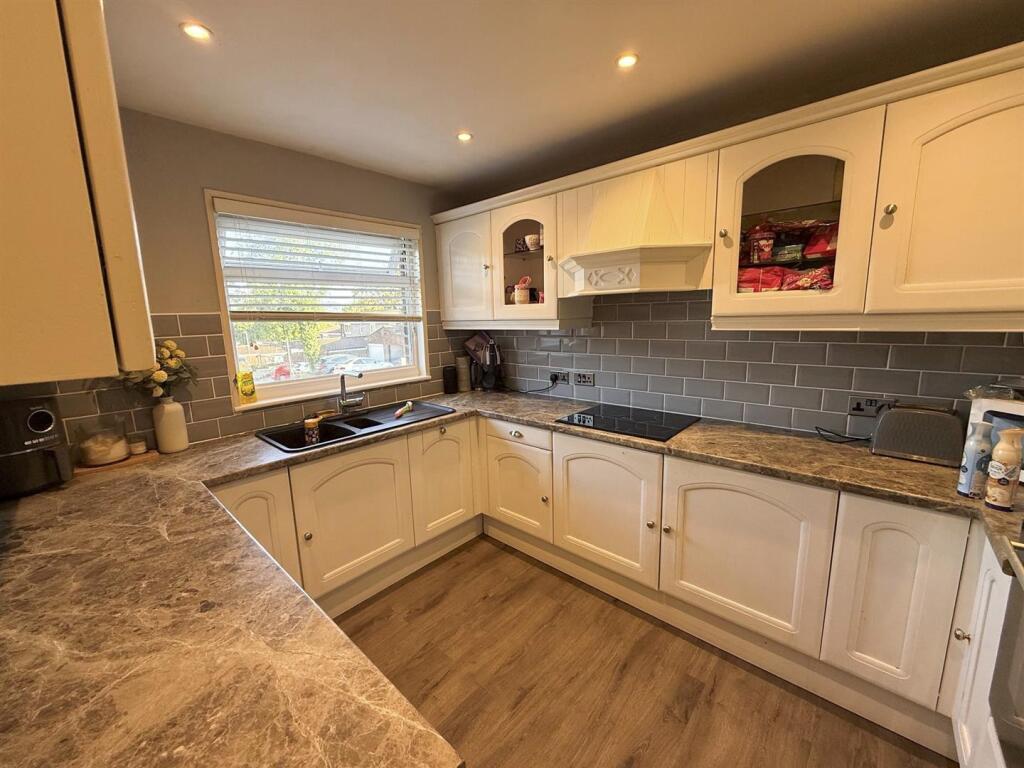 House in Newport, Cwmbran Central - View 3