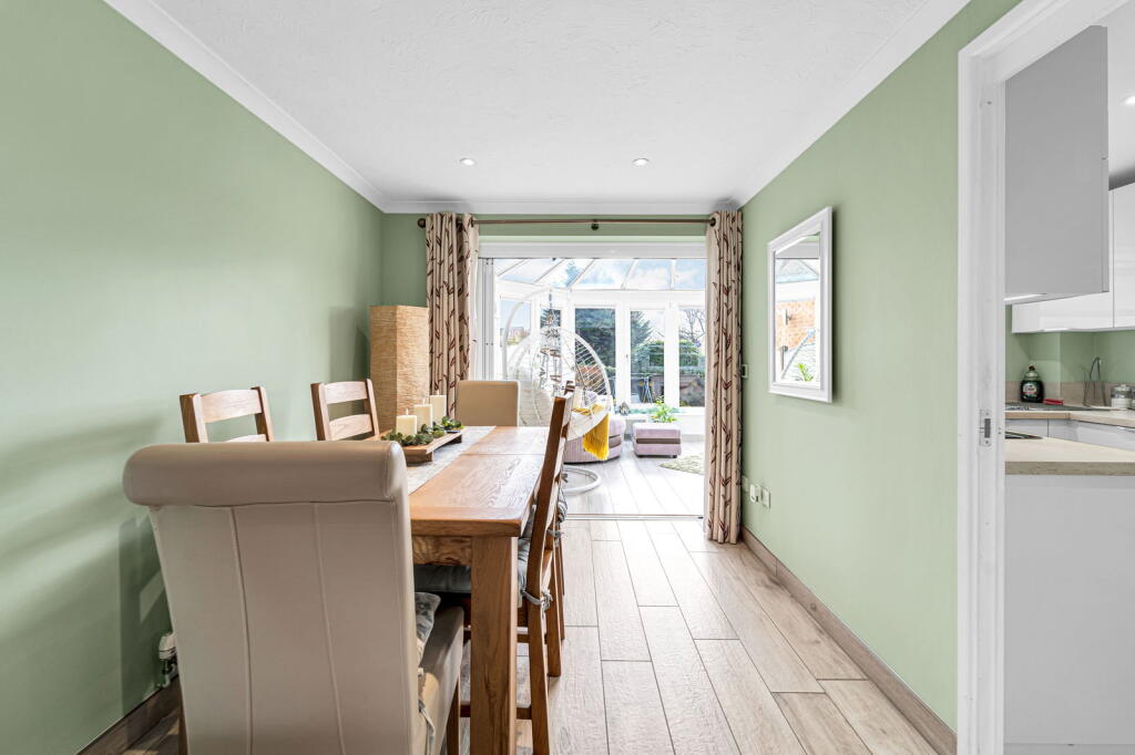 House in Binfield, Bracknell Forest - View 3