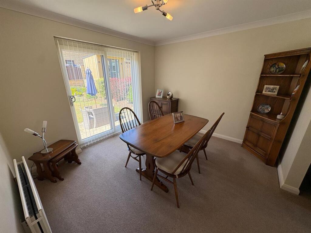Sycamore Drive, Cleckheaton - More