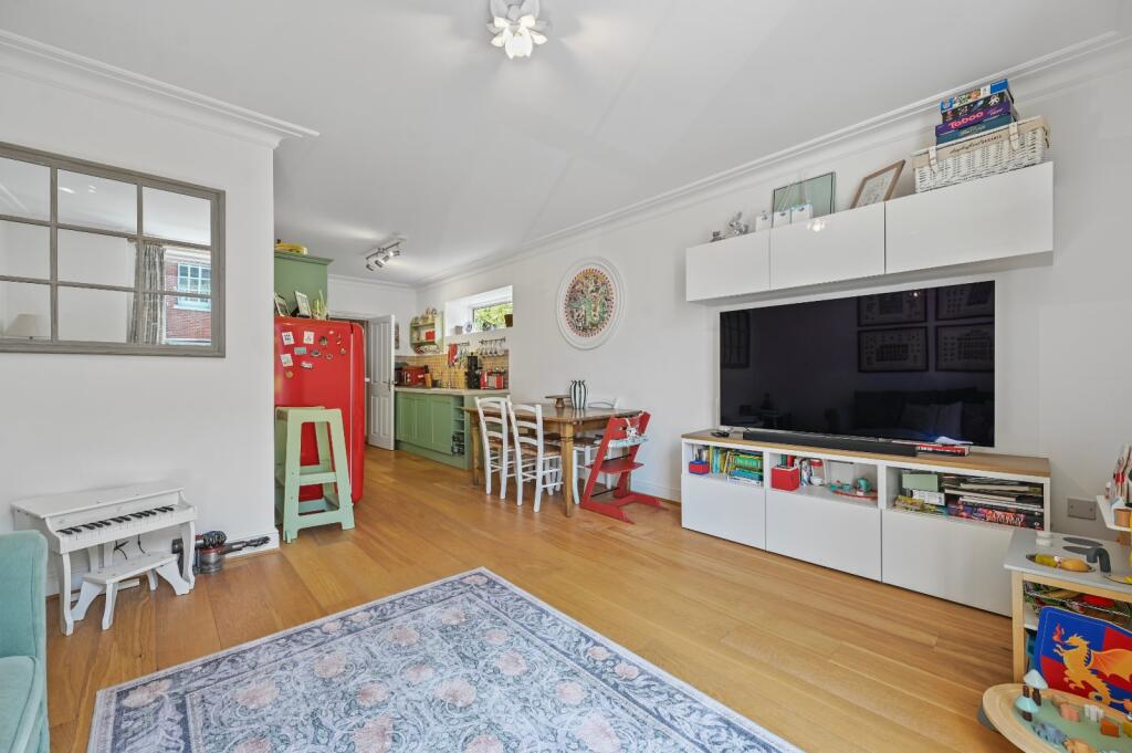 Apartment in London - View 5