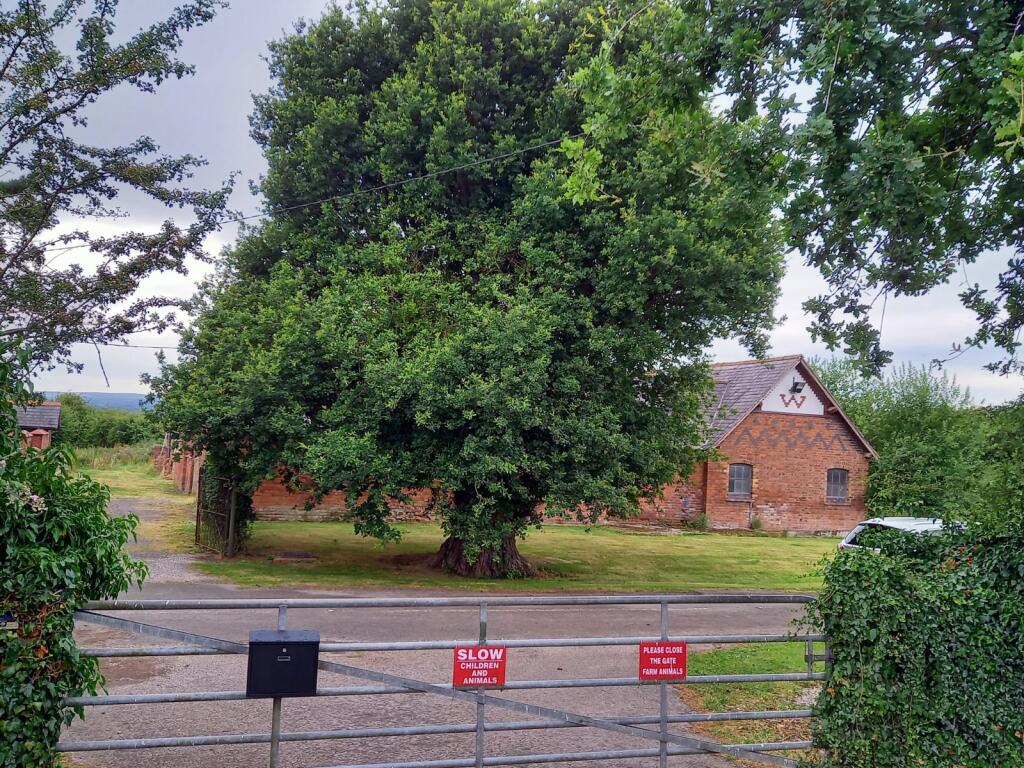 Dodleston Lane, Pulford, Chester, Cheshire - More