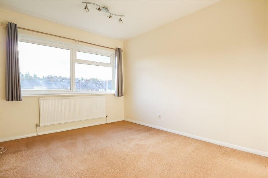 Apartment in St Albans, Harpenden - More