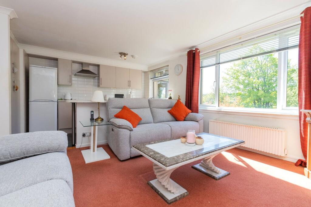 Buchanan Drive, Newton Mearns, Glasgow, East Renfrewshire photo 4