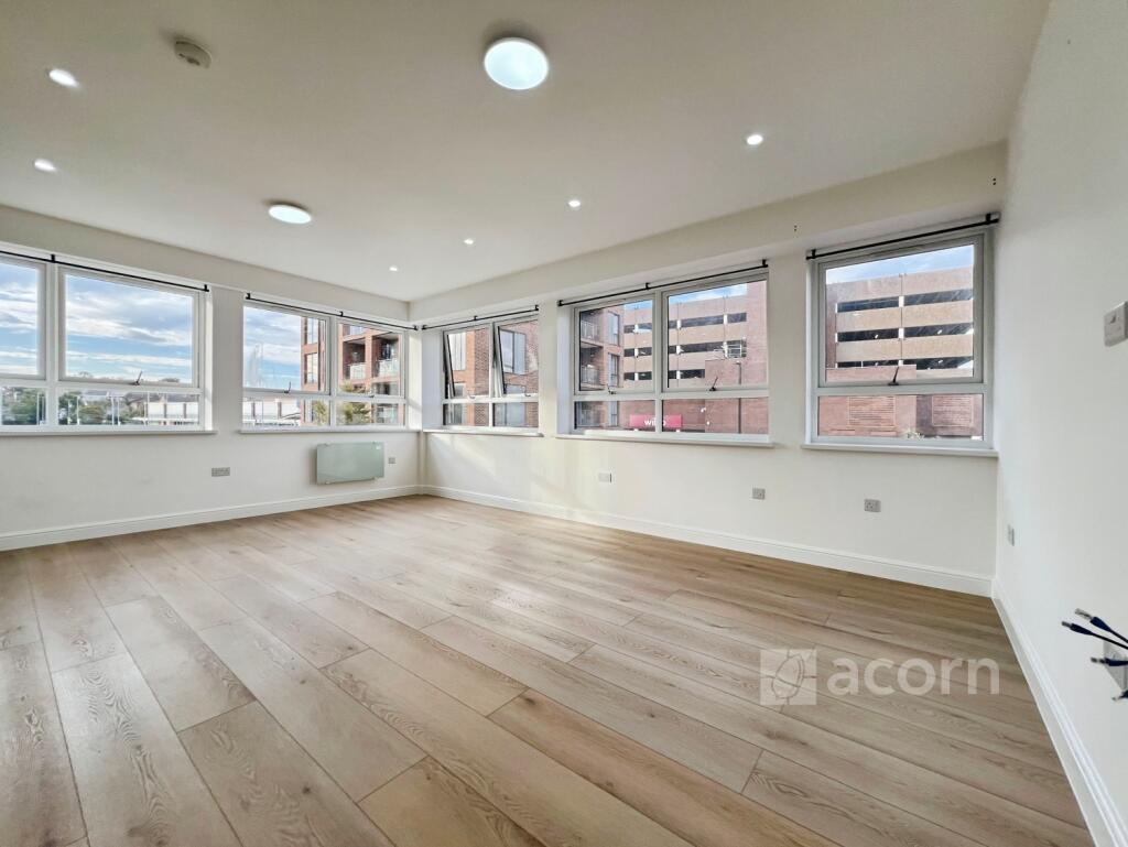 Apartment in Dartford, Temple Hill - View 2