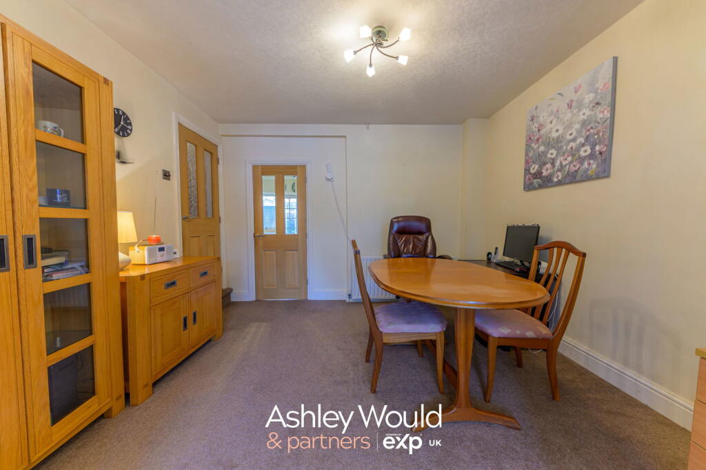 House in Bromsgrove, Worcestershire - View 4