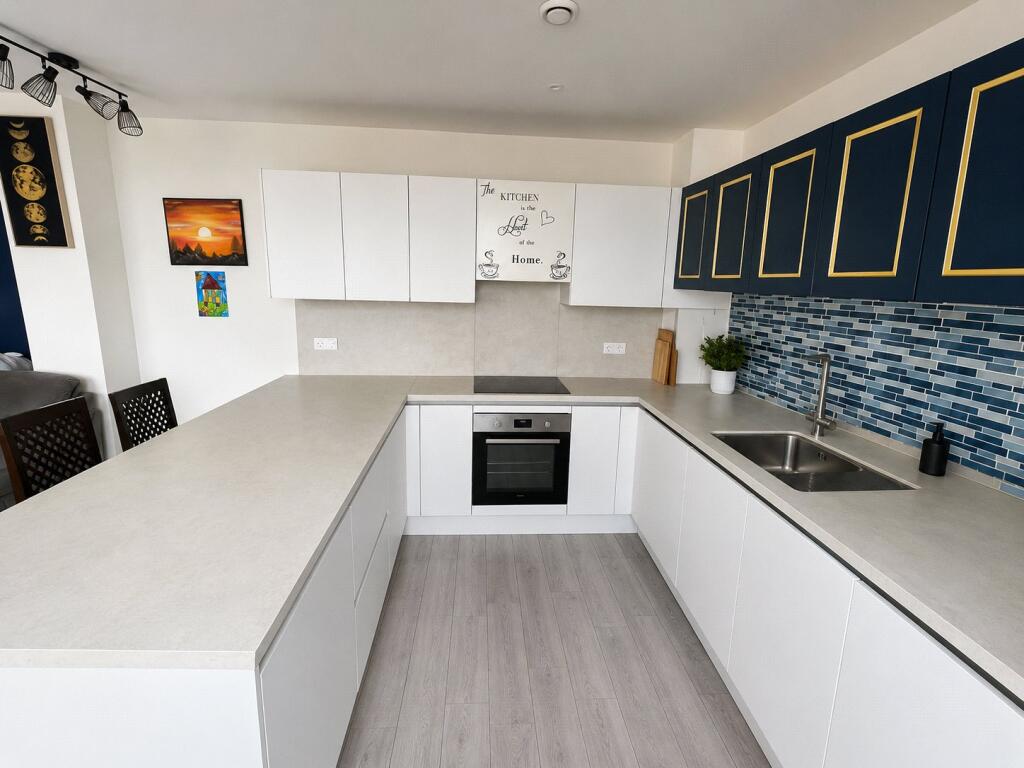 Apartment in Twickenham - View 4