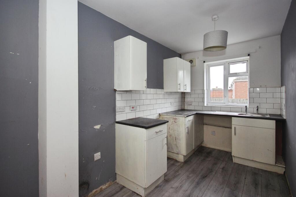 Curran Close, Whitnash, Leamington Spa photo 4
