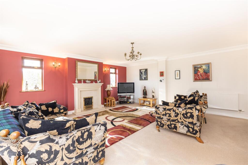 Cowbridge Road, Talygarn, Rhondda Cynon Taff, CF72 9JU photo 4