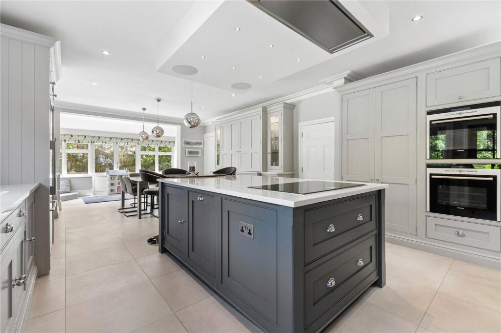 House in Waverley, Farnham - View 5