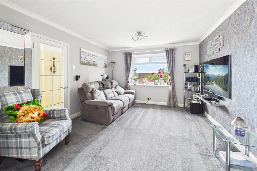 Sherford Road, Greenmeadow, Swindon, SN25 photo 2