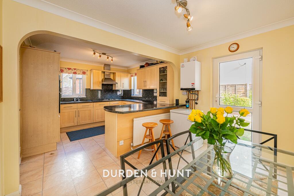 House in Epping Forest, Marden Ash, Ongar - View 2