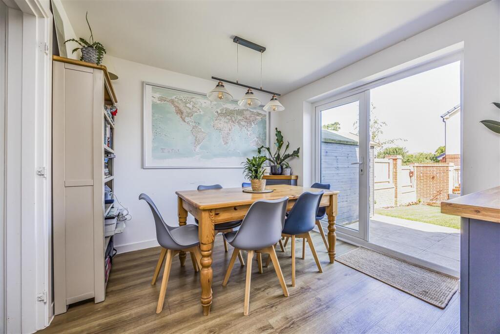 St. Georges Avenue, Warblington - View 5