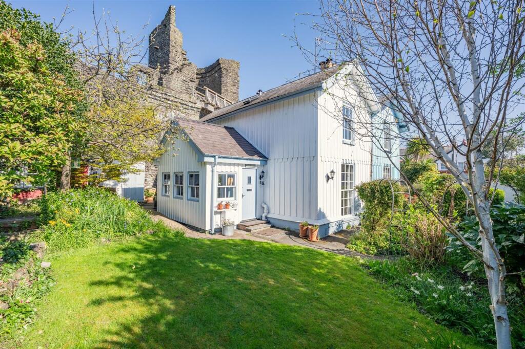 Main image of property: Uppergate Street, Conwy, LL32