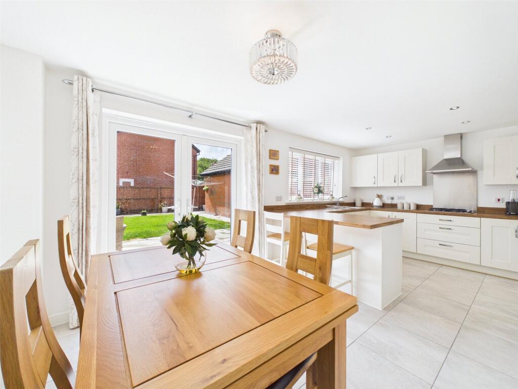 House in Stroud, Hardwicke - View 4