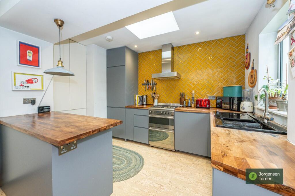 Apartment in London, Shepherd's Bush - View 3