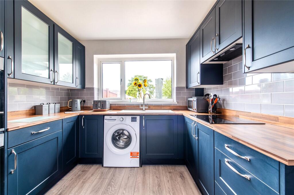 House in Gravesham, Gravesend - More