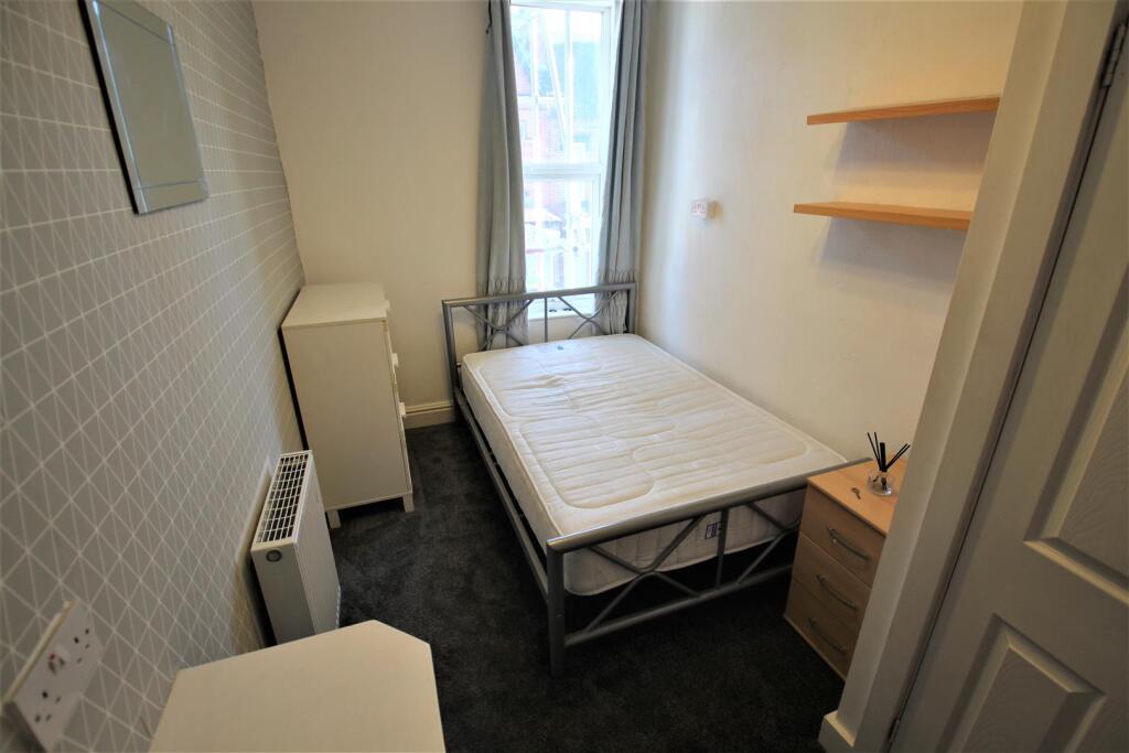 Main image of property: Winston Gardens, Headingley, Leeds, LS6 3LA