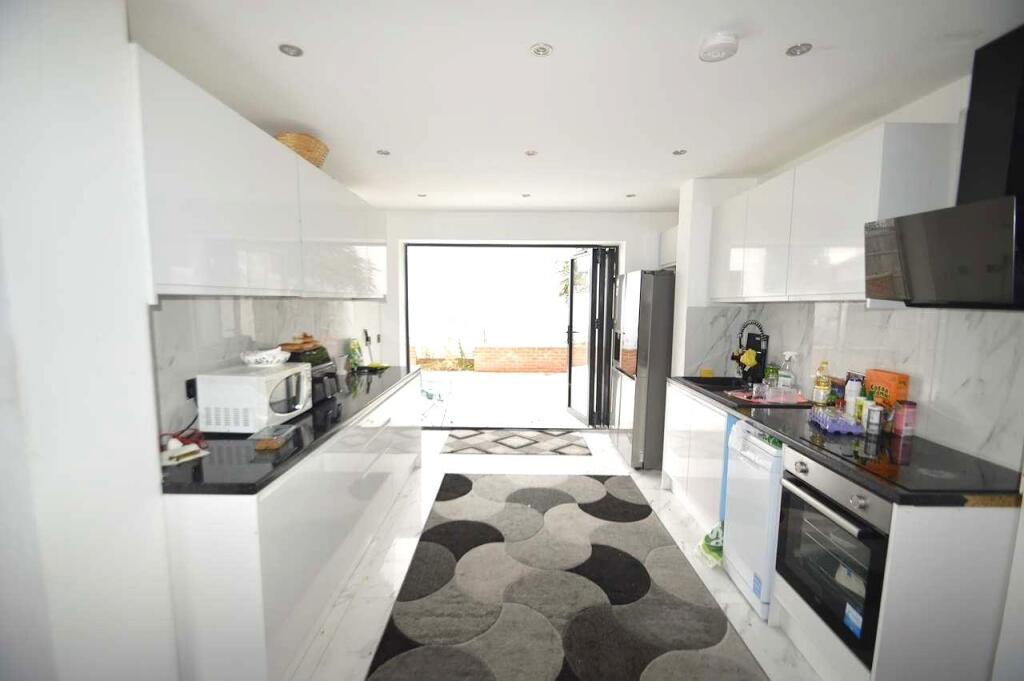 House in London - View 4