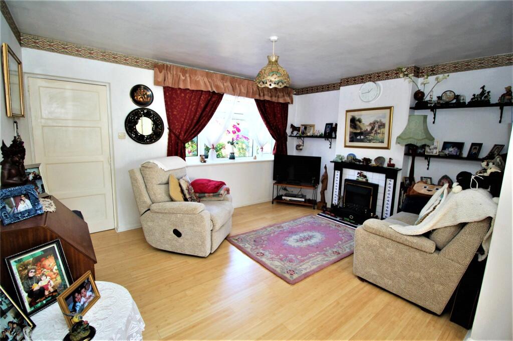 Apartment in East Hampshire, Alton - View 3