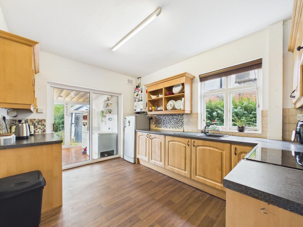House in Derby, Shelton Lock - View 5