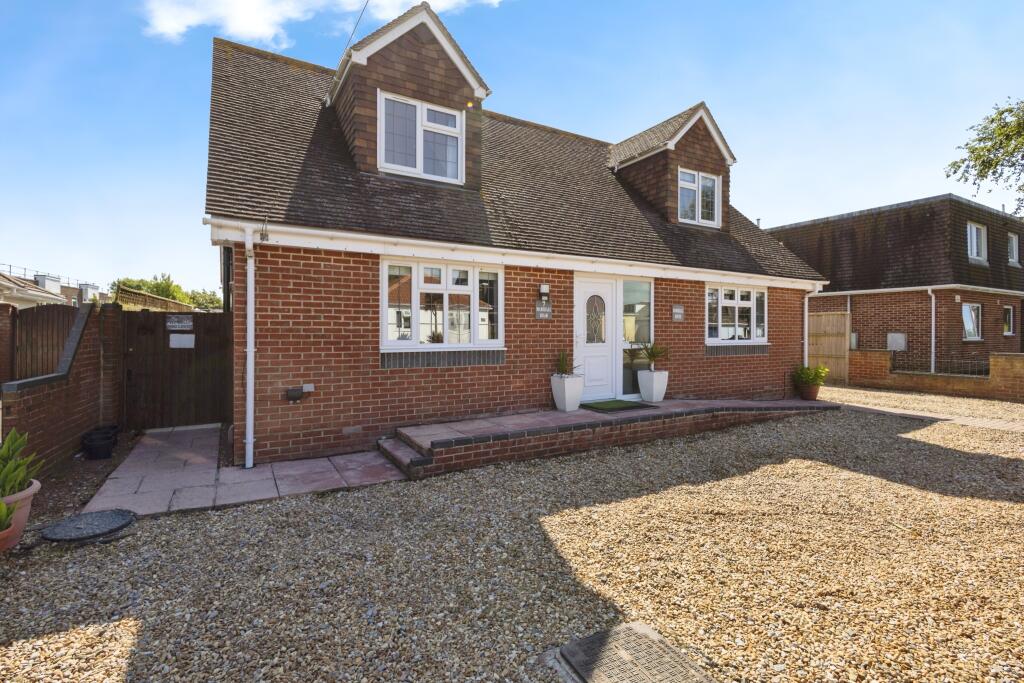 4-bed detached on Marshall Road, Hayling Island, PO11, £500,000