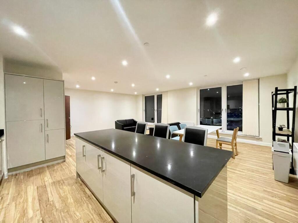 Apartment in Sheffield, South Yorkshire - View 5