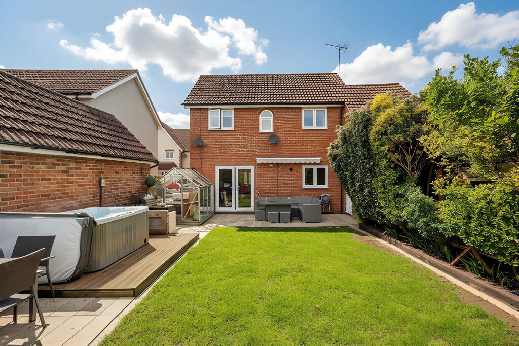 House in Thurrock, Essex - View 3