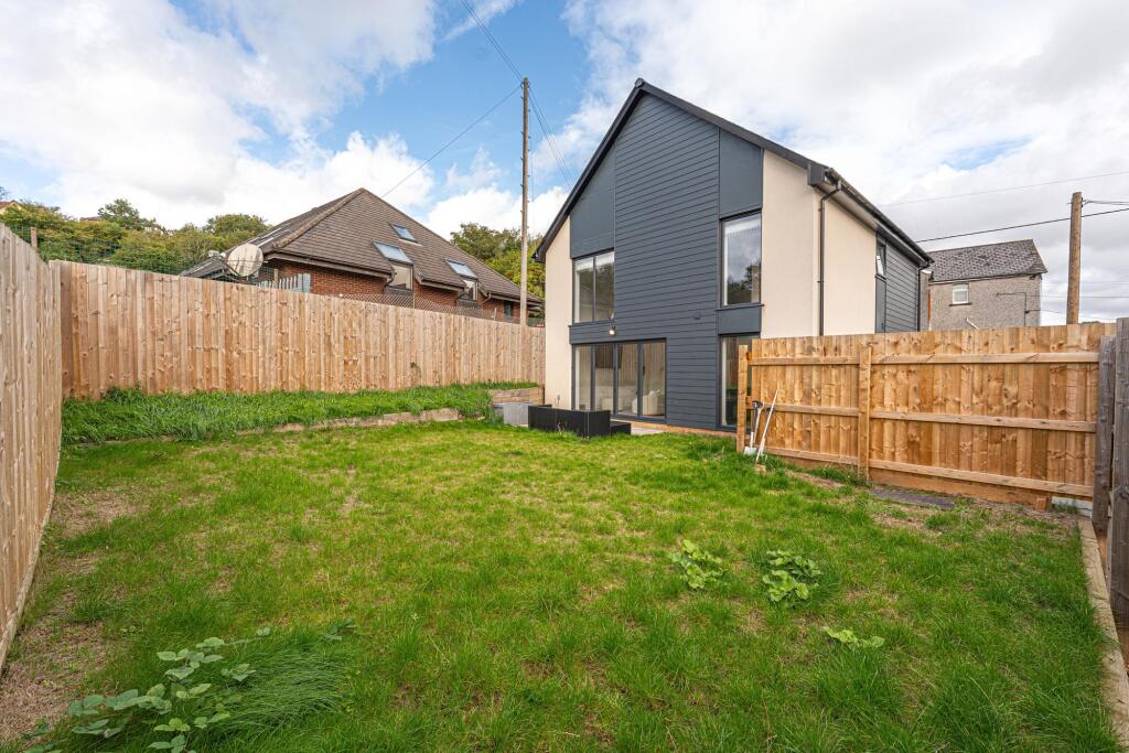 House in Newbridge, Caerphilly - View 4