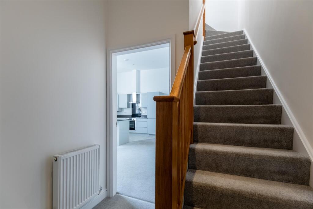 An individually designed, First Floor, duplex apartment in Oakmere photo 4