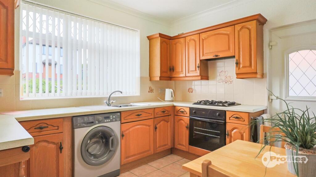 House in Hinckley and Bosworth, Lash Hill, Burbage - View 3