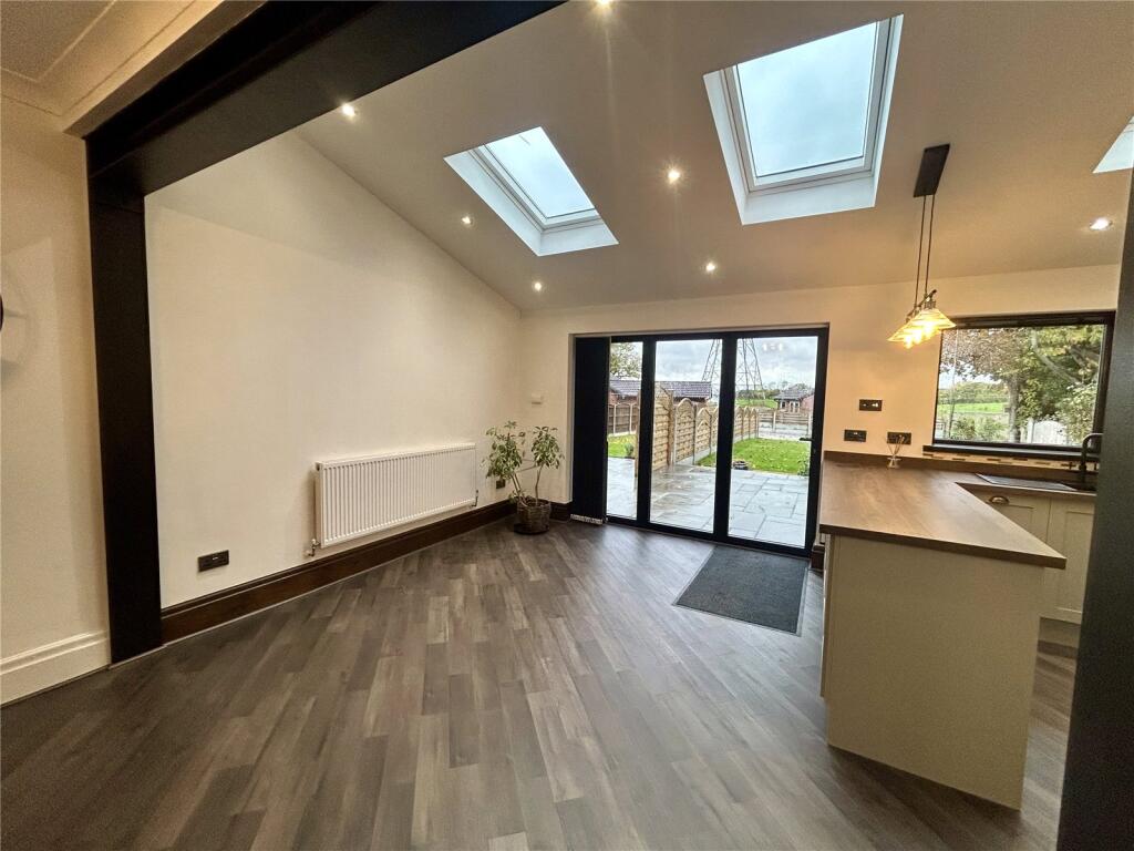 Oldham Road, Ashton-under-Lyne, Greater Manchester, OL7 photo 4