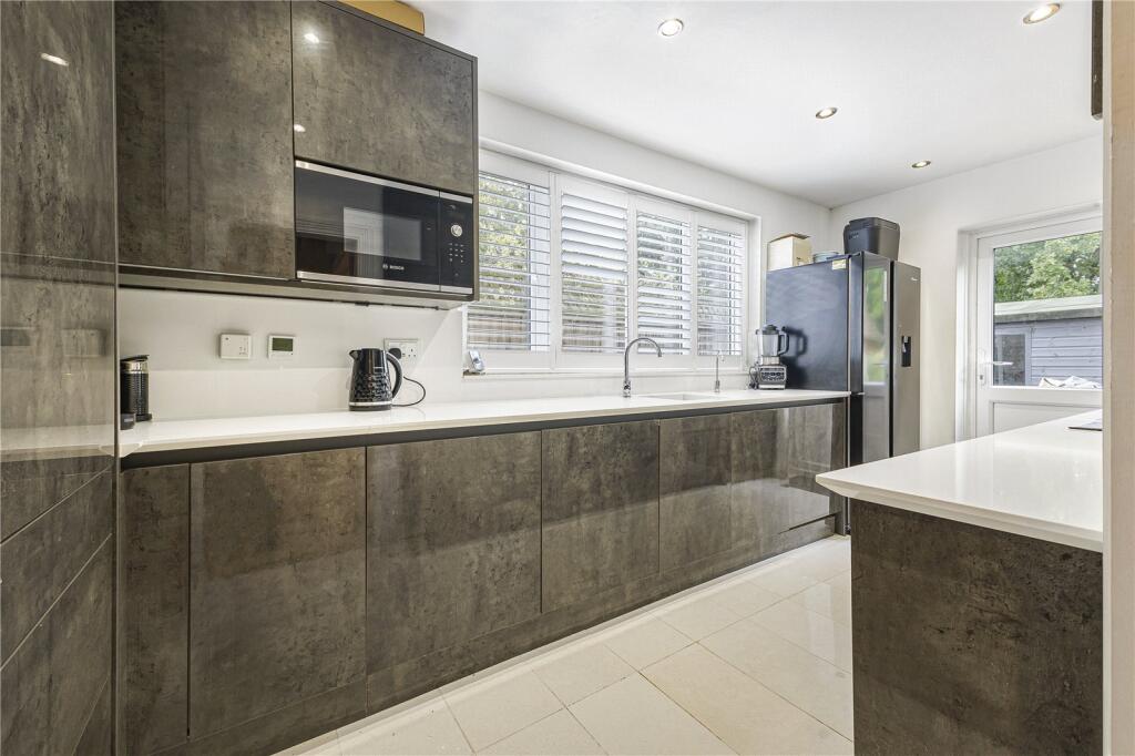 House in Gillingham, Medway - View 5